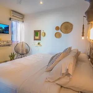 Hotel Bric &, Playa del Carmen
